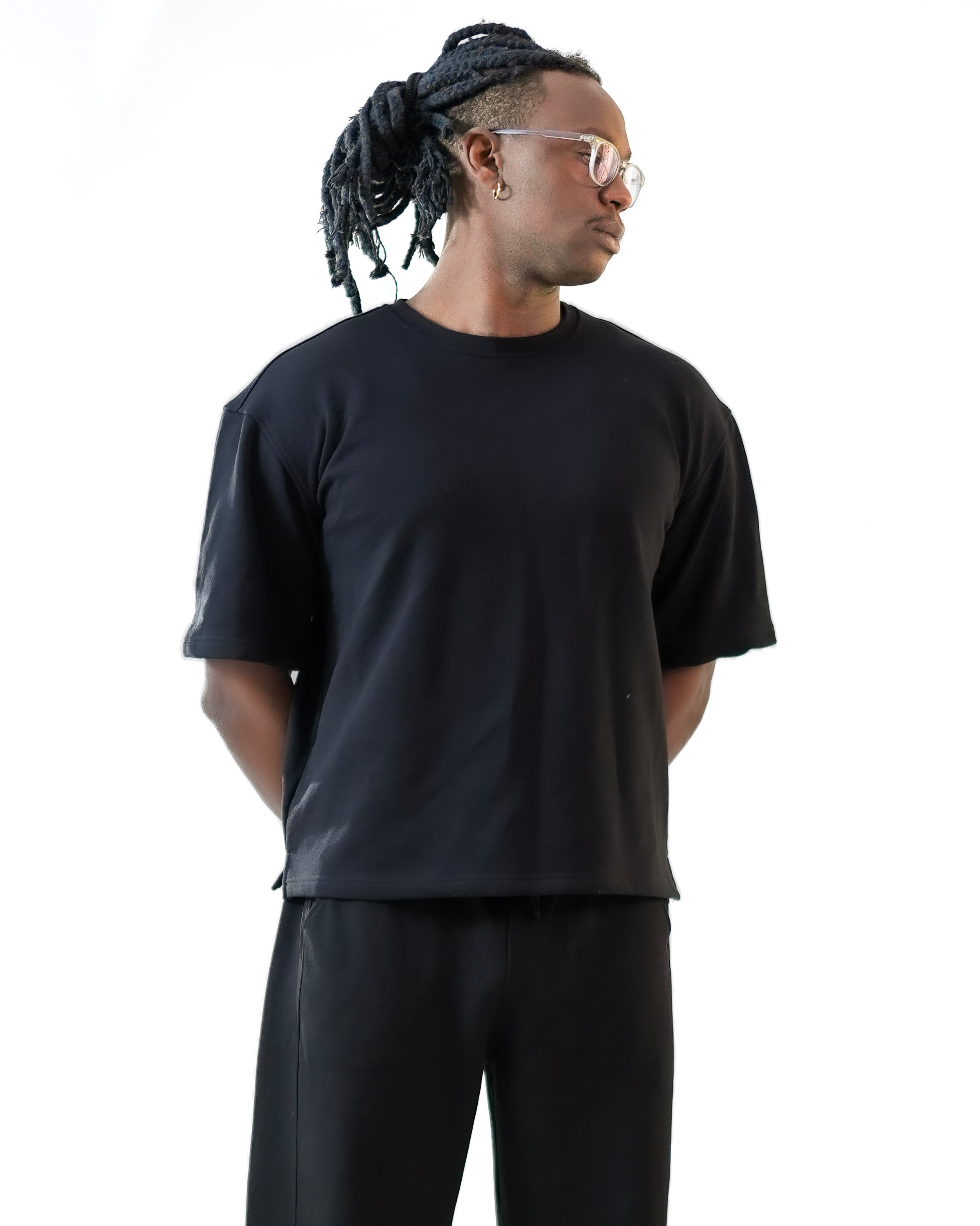 Essential Oversized Black T-Shirt – Minimal Streetwear Fit